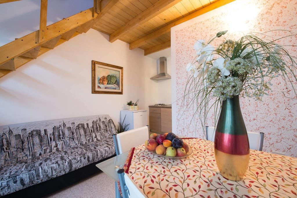Raffaela Casa Vacanze Aradeo Екстериор снимка