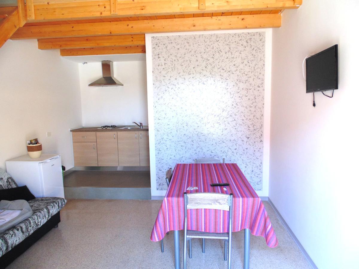 Raffaela Casa Vacanze Aradeo Екстериор снимка