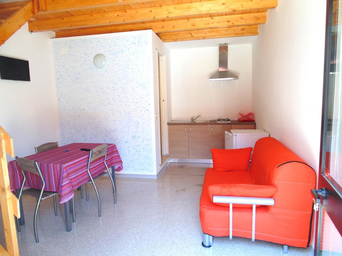 Raffaela Casa Vacanze Aradeo Екстериор снимка