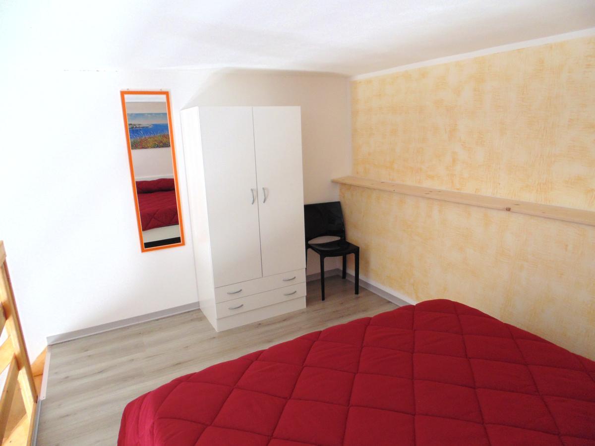 Raffaela Casa Vacanze Aradeo Екстериор снимка